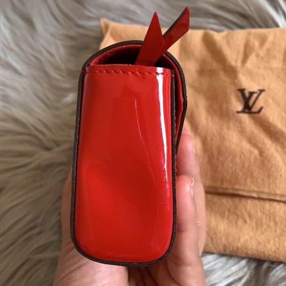 Louis Vuitton Monogram Pochette Lucie - Picture 4 of 12